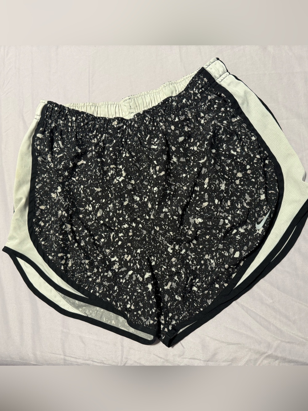 Nike Large Women’s DriFit Tempo Shorts